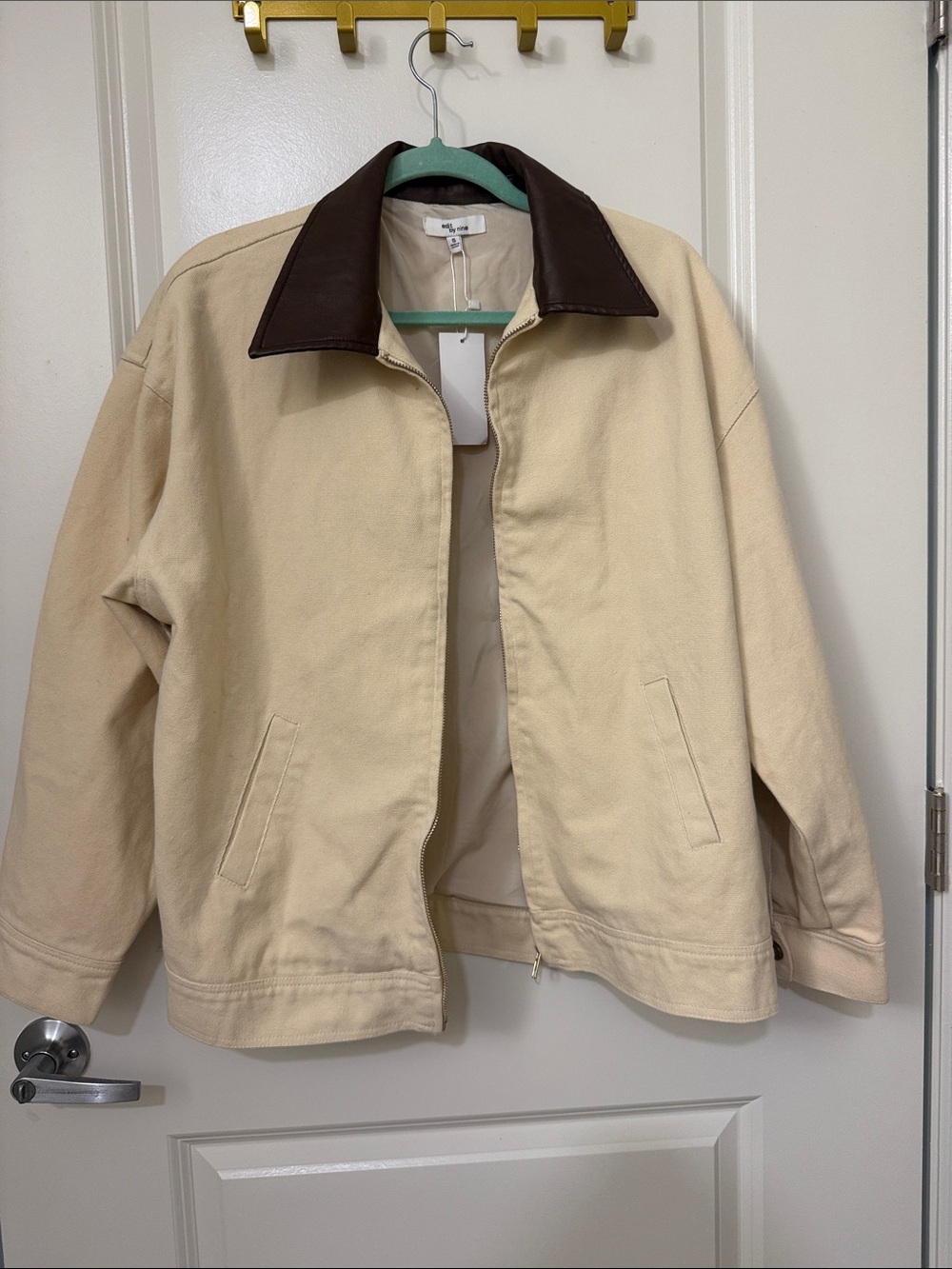 Lightweight Cream Shirt Jacket with Brown Collar